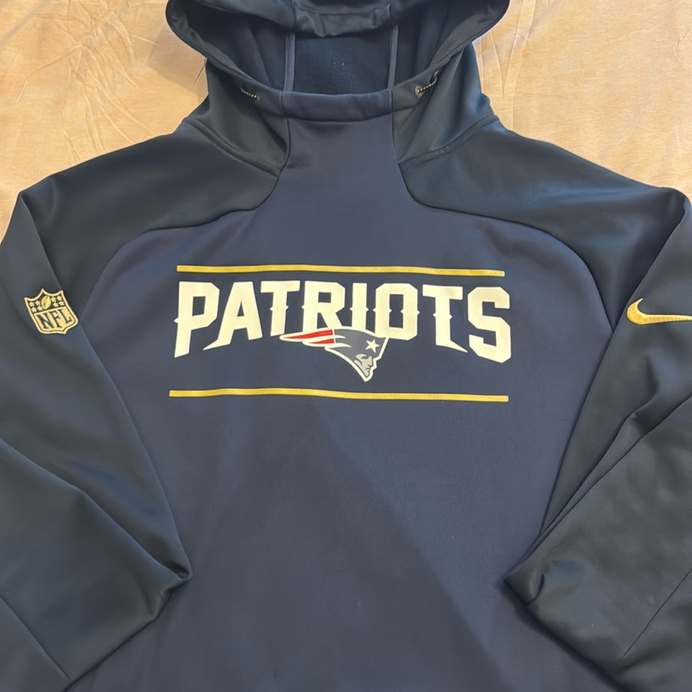 Patriots nike therma-fit pullover